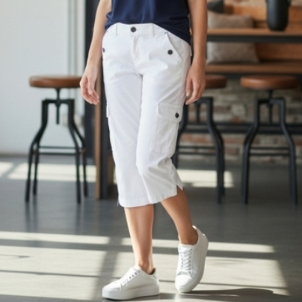 Caribbean joe White cargo capri's Size 8 Petite